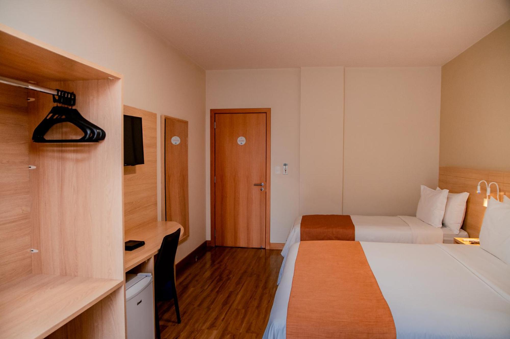 Luds Comfort Hotel Понта-Гросса Экстерьер фото